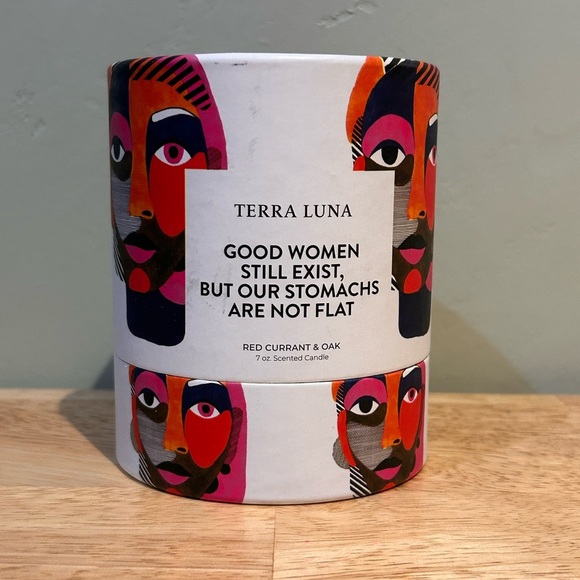 Red Current Amberwood And Oak Scented Candle Made By Terra Luna - Picture 2 of 7